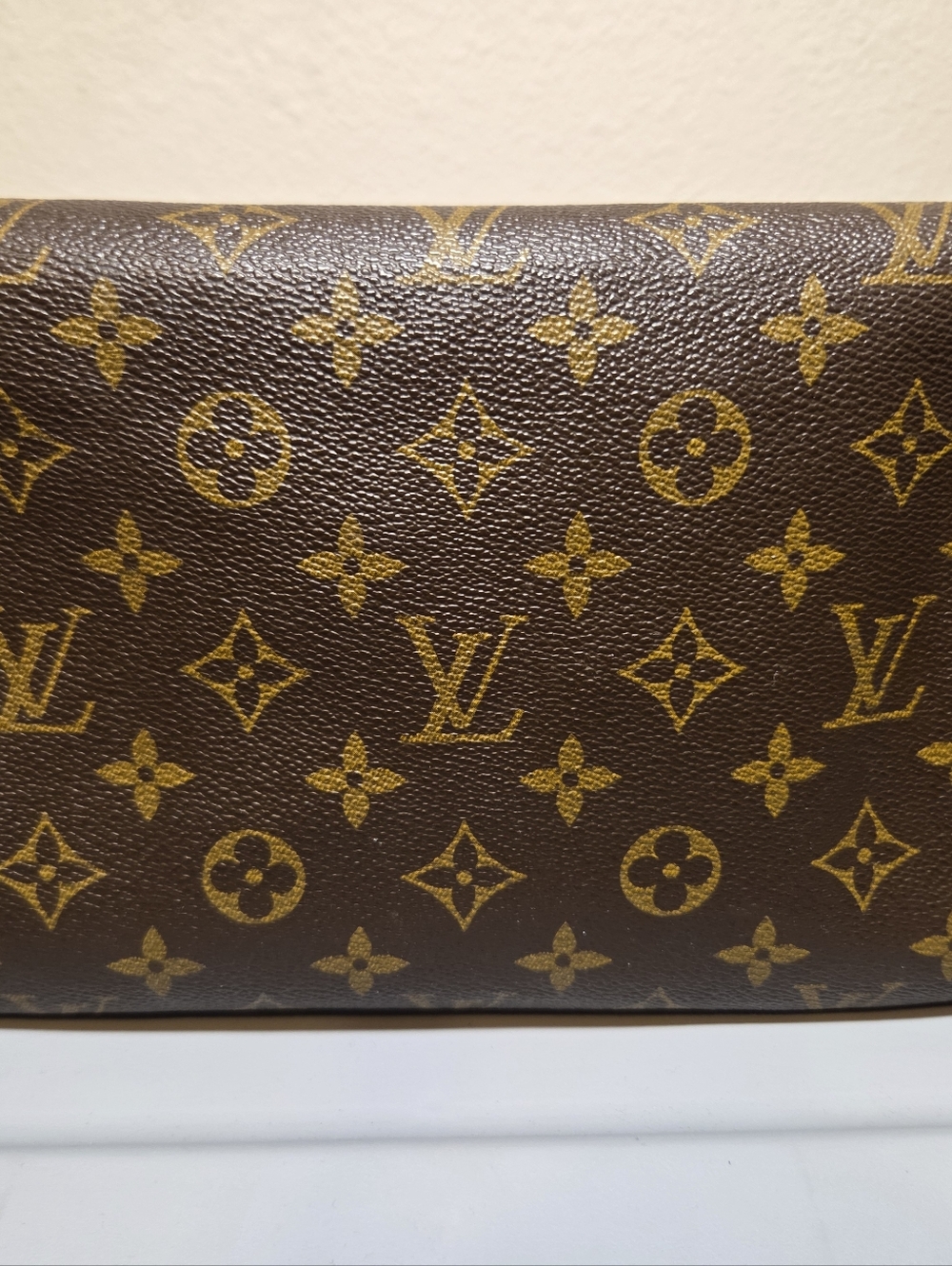 '91 AUTH. LV Malletier - Picture 12 of 14